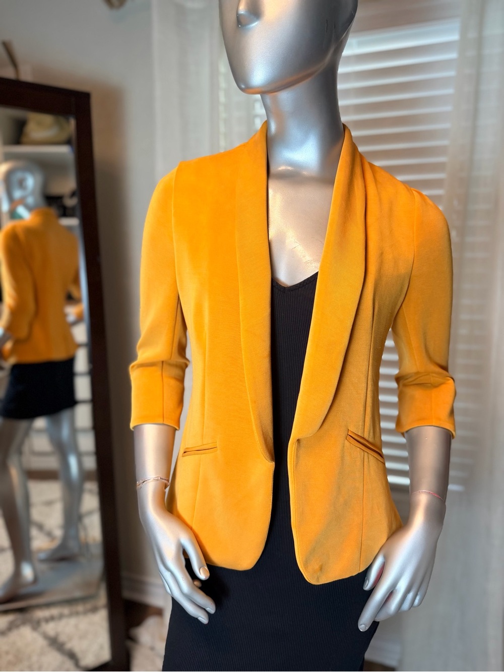 Skies Are Blue Hannah Modal Scuba Blazer Small Yellow Open Front 3/4 Sleeve